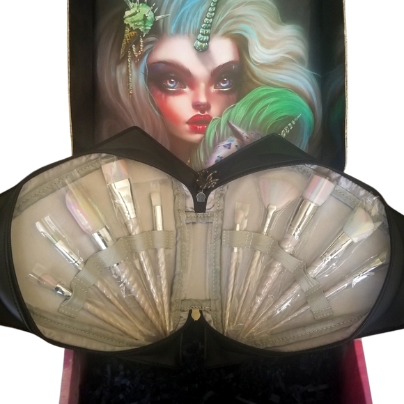 NWT Unicorn Cosmetics Brushes Ultimate Unicorn Kit Pastel Rainbow Brushes - Picture 2 of 10